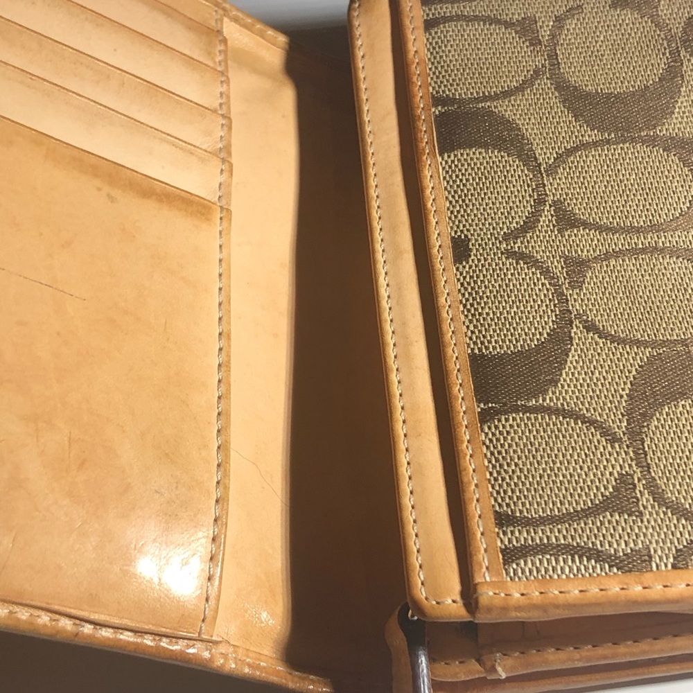 COACH Wallet Brown Canvas Signature Pattern w/ Tan Leather Bifold Medium Compact - Picture 8 of 15